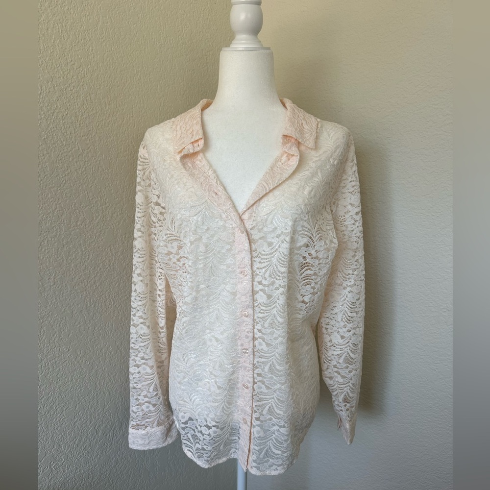 NWT TORRID IVORY CHENILLE LACE BUTTON DOWN SHIRT TORRID SIZE 1 (SIZE 14/16 - 1X)